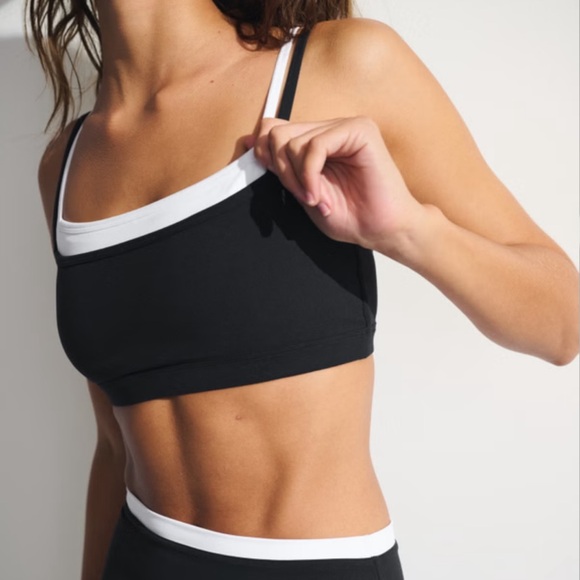 YPB studioFLEX Double-Layered Sports Bra - Size M. New W/O tags. B&W. - Picture 10 of 11